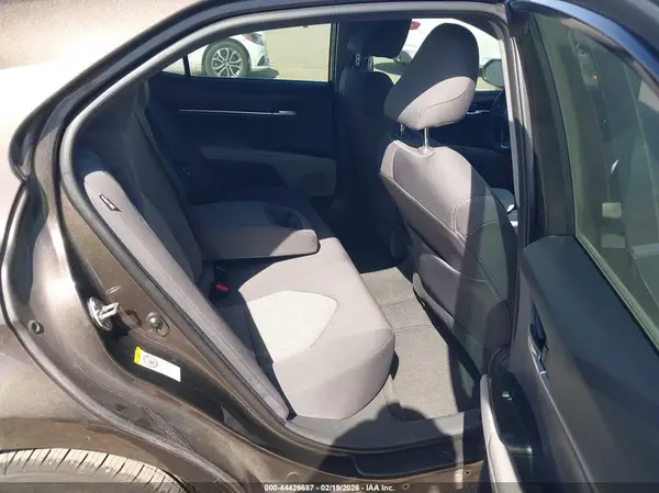 4T1B11HK9JU587953 2018 TOYOTA CAMRY - Image 8