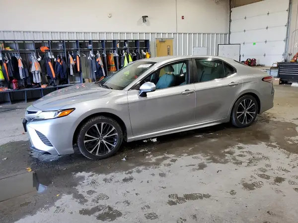4T1B11HK9JU588634 2018 TOYOTA CAMRY - Image 1