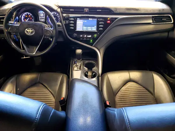 4T1B11HK9JU588925 2018 TOYOTA CAMRY - Image 8