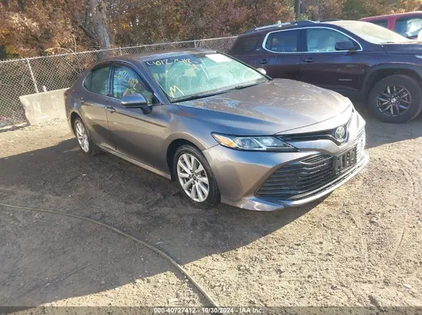 4T1B11HK9JU591212 2018 TOYOTA CAMRY - Image 1
