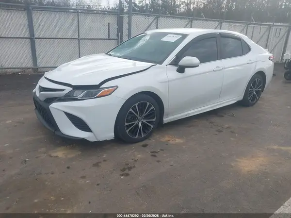 4T1B11HK9JU591288 2018 TOYOTA CAMRY - Image 2