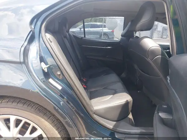 4T1B11HK9JU594319 2018 TOYOTA CAMRY - Image 8