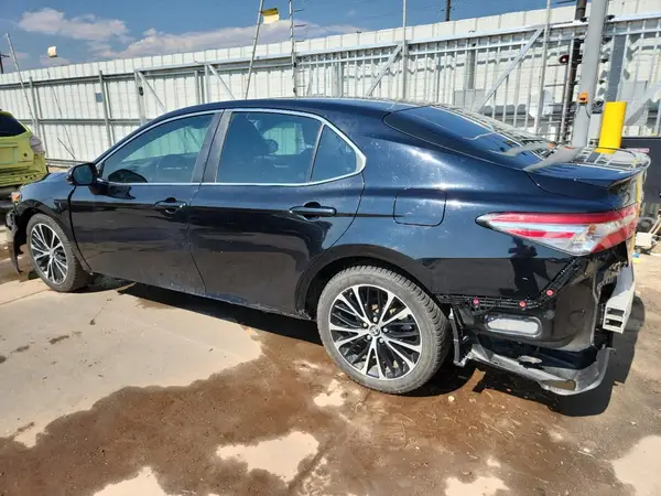 4T1B11HK9JU594899 2018 TOYOTA CAMRY - Image 2
