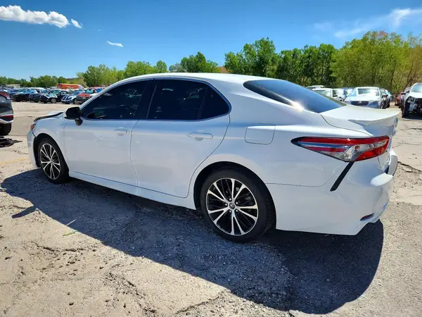 4T1B11HK9JU596815 2018 TOYOTA CAMRY - Image 2