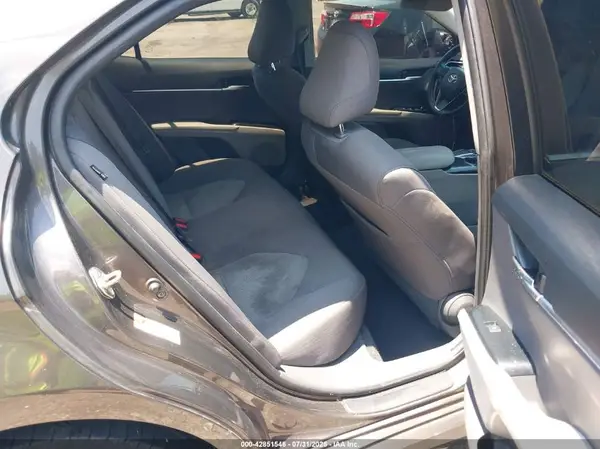 4T1B11HK9JU600250 2018 TOYOTA CAMRY - Image 8