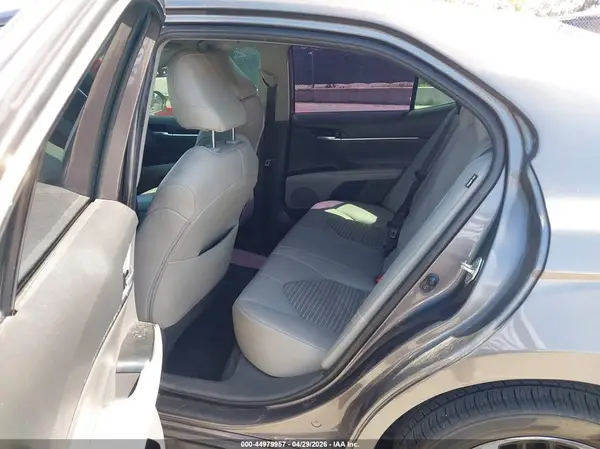4T1B11HK9JU601351 2018 TOYOTA CAMRY - Image 8