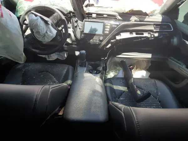 4T1B11HK9JU601821 2018 TOYOTA CAMRY - Image 8