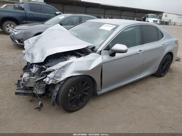 4T1B11HK9JU603441 2018 TOYOTA CAMRY - Image 2