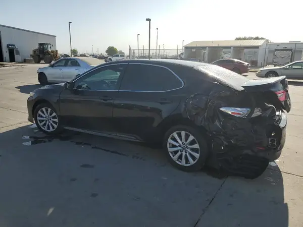 4T1B11HK9JU604153 2018 TOYOTA CAMRY - Image 2