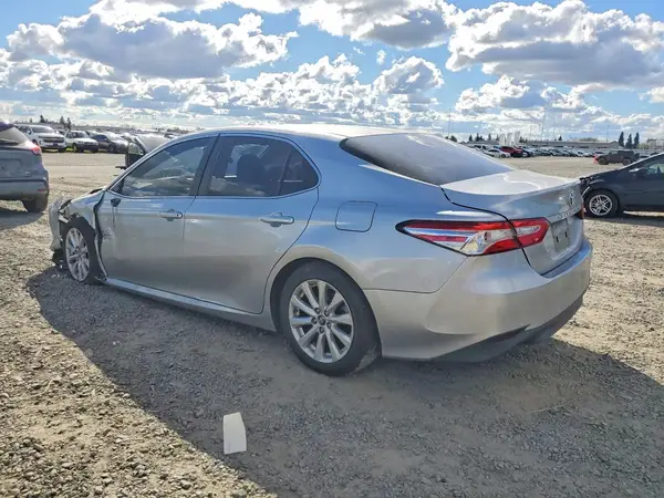 4T1B11HK9JU604881 2018 TOYOTA CAMRY - Image 2