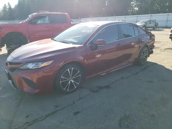 4T1B11HK9JU605268 2018 TOYOTA CAMRY - Image 1