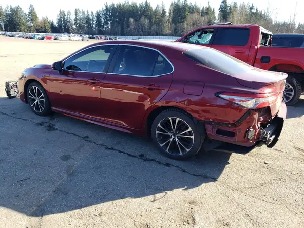 4T1B11HK9JU605268 2018 TOYOTA CAMRY - Image 2