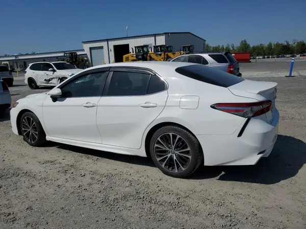 4T1B11HK9JU605402 2018 TOYOTA CAMRY - Image 2