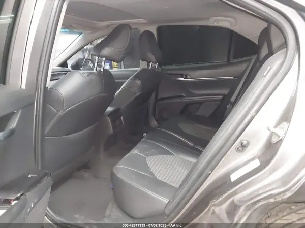 4T1B11HK9JU606002 2018 TOYOTA CAMRY - Image 8