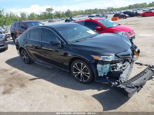 4T1B11HK9JU606226 2018 TOYOTA CAMRY - Image 1