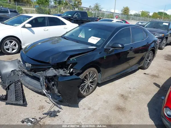 4T1B11HK9JU606226 2018 TOYOTA CAMRY - Image 2