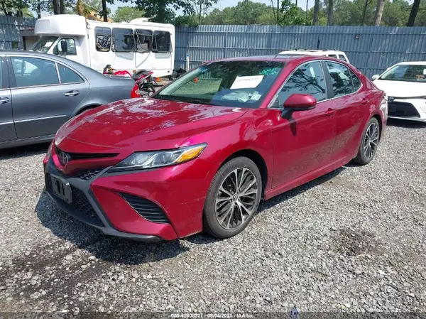 4T1B11HK9JU606680 2018 TOYOTA CAMRY - Image 2