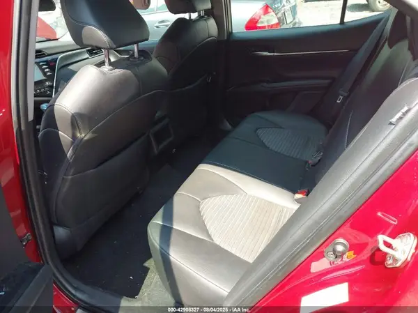 4T1B11HK9JU606680 2018 TOYOTA CAMRY - Image 8