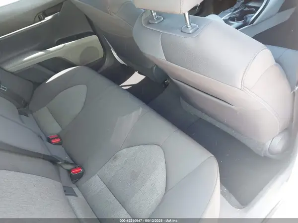 4T1B11HK9JU607070 2018 TOYOTA CAMRY - Image 8