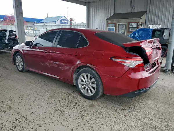 4T1B11HK9JU607098 2018 TOYOTA CAMRY - Image 2