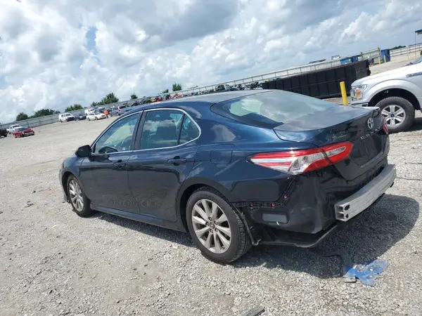 4T1B11HK9JU609840 2018 TOYOTA CAMRY - Image 2