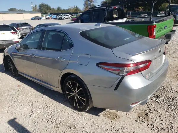 4T1B11HK9JU610406 2018 TOYOTA CAMRY - Image 2