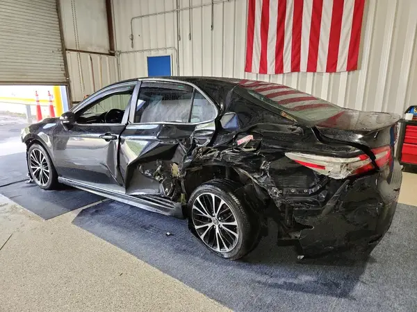 4T1B11HK9JU610941 2018 TOYOTA CAMRY - Image 2