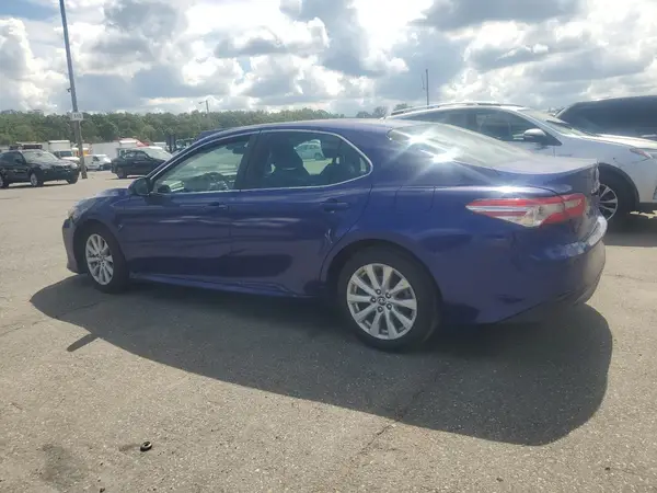 4T1B11HK9JU611376 2018 TOYOTA CAMRY - Image 2