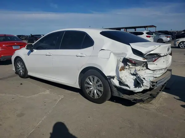 4T1B11HK9JU611684 2018 TOYOTA CAMRY - Image 2