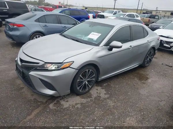 4T1B11HK9JU612236 2018 TOYOTA CAMRY - Image 2