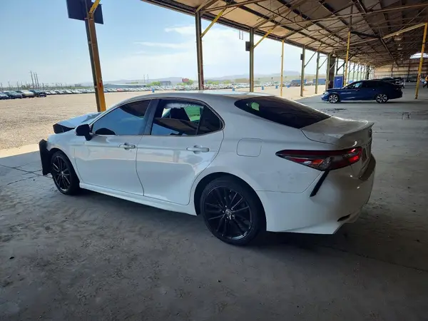 4T1B11HK9JU612883 2018 TOYOTA CAMRY - Image 2