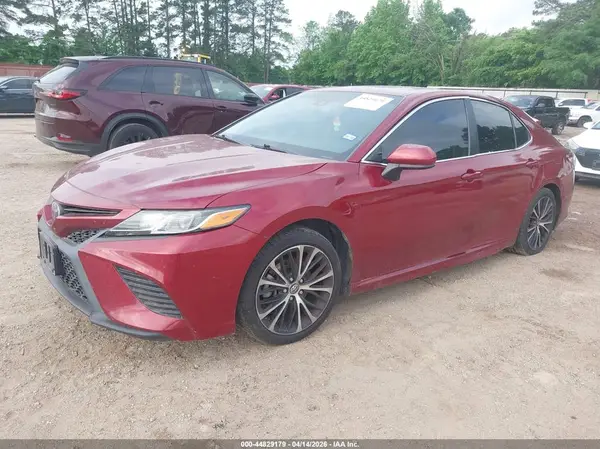 4T1B11HK9JU613242 2018 TOYOTA CAMRY - Image 2