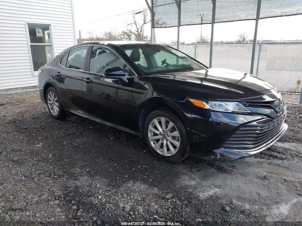4T1B11HK9JU613418 2018 TOYOTA CAMRY - Image 1