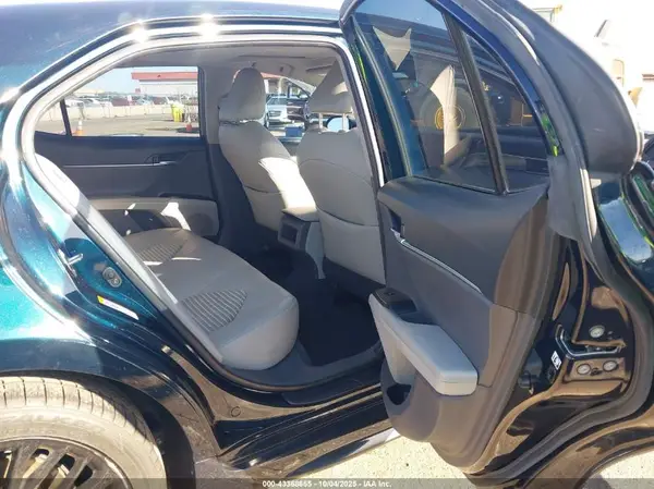 4T1B11HK9JU613502 2018 TOYOTA CAMRY - Image 8