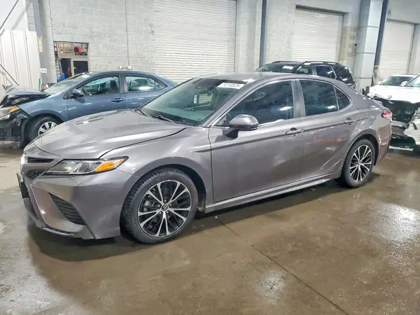 4T1B11HK9JU616402 2018 TOYOTA CAMRY - Image 1