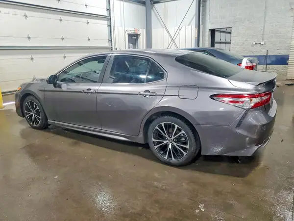 4T1B11HK9JU616402 2018 TOYOTA CAMRY - Image 2