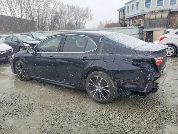 4T1B11HK9JU617324 2018 TOYOTA CAMRY - Image 2