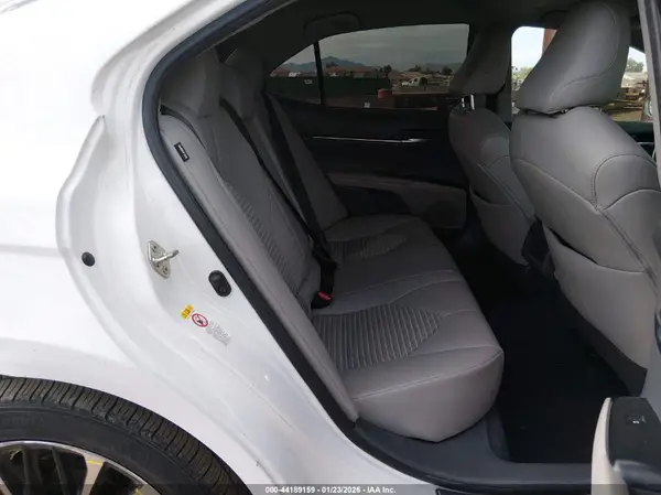 4T1B11HK9JU620076 2018 TOYOTA CAMRY - Image 8