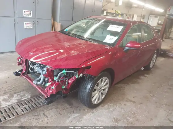 4T1B11HK9JU621597 2018 TOYOTA CAMRY - Image 2
