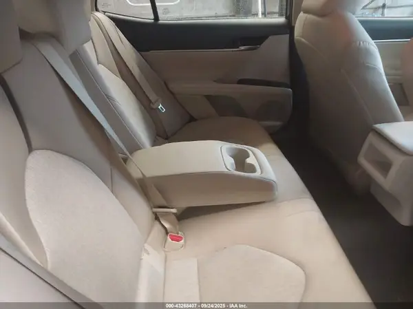 4T1B11HK9JU621597 2018 TOYOTA CAMRY - Image 8