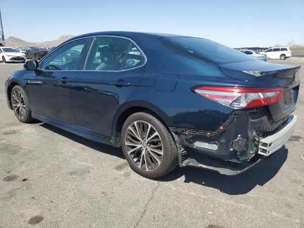 4T1B11HK9JU622054 2018 TOYOTA CAMRY - Image 2
