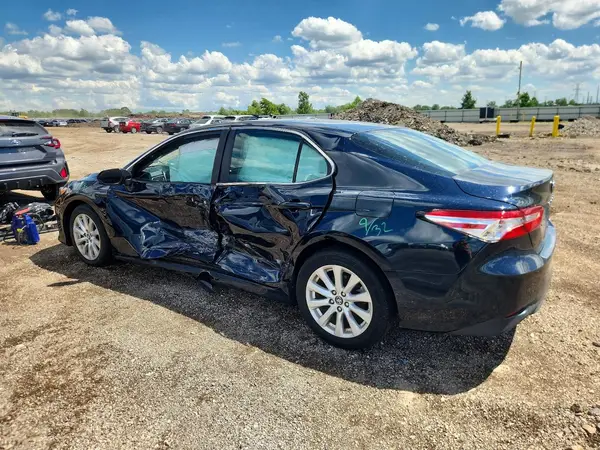 4T1B11HK9JU624354 2018 TOYOTA CAMRY - Image 2