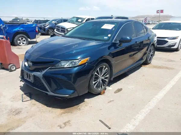 4T1B11HK9JU626928 2018 TOYOTA CAMRY - Image 2