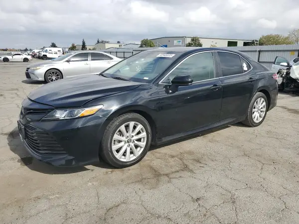 4T1B11HK9JU627075 2018 TOYOTA CAMRY - Image 1