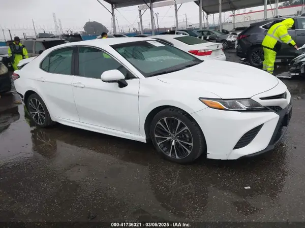 4T1B11HK9JU627254 2018 TOYOTA CAMRY - Image 1