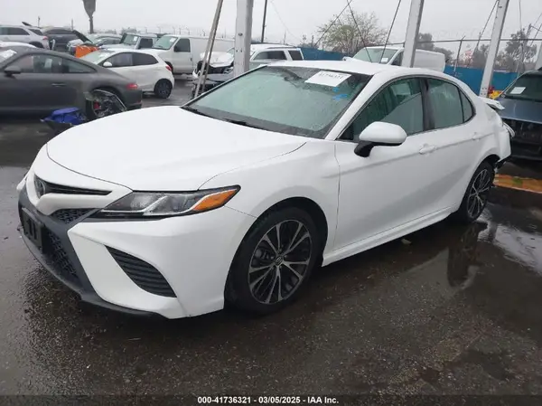 4T1B11HK9JU627254 2018 TOYOTA CAMRY - Image 2