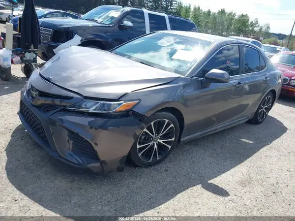 4T1B11HK9JU627528 2018 TOYOTA CAMRY - Image 2
