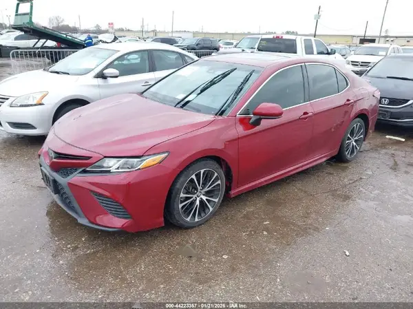 4T1B11HK9JU628548 2018 TOYOTA CAMRY - Image 2