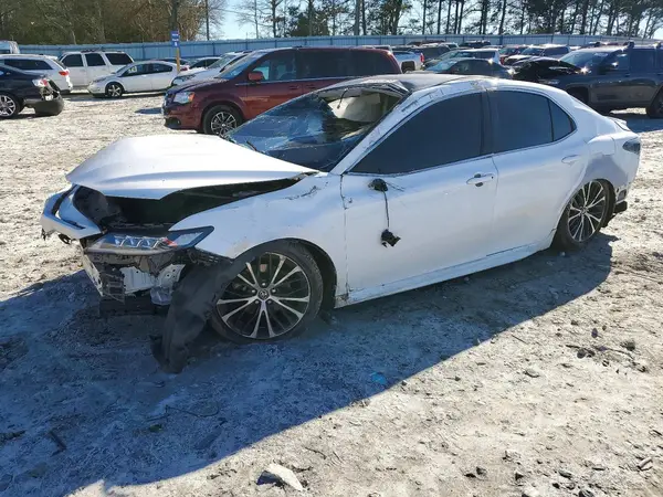 4T1B11HK9JU632180 2018 TOYOTA CAMRY - Image 1