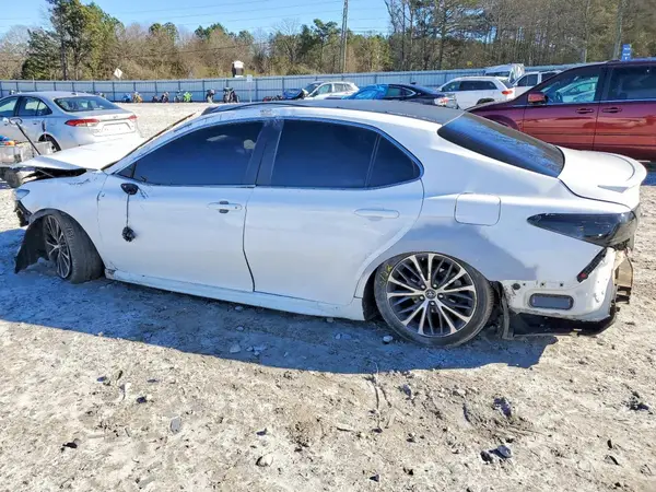 4T1B11HK9JU632180 2018 TOYOTA CAMRY - Image 2
